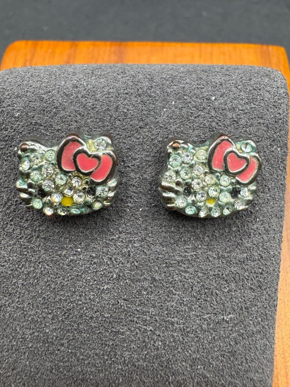 Sanrio Hello Kitty Earrings Rhinestone Enamel Pink Bow Pierced Ears Cat Studs